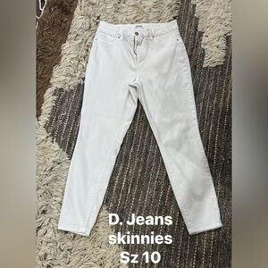 D. Jeans White Skinny Jeans